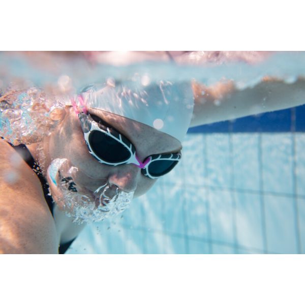 zoggs predator natacion triatlon claridad proteccion comodidad ajuste